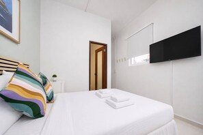 Habitación doble superior, balcón, vista a la ciudad | Wifi gratis 