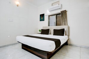Luxury Double or Twin Room | Iron/ironing board, free WiFi - AYUSHMAAN- Premium (Jabalpur)