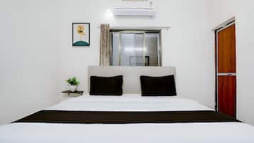 Luxury Double or Twin Room | Seterika/papan seterika, Wi-fi percuma