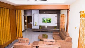 Standard Apartment, 3 Bedrooms | Living area