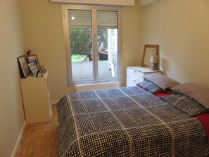 1 chambre, fer et planche à repasser, Wi-Fi, draps fournis