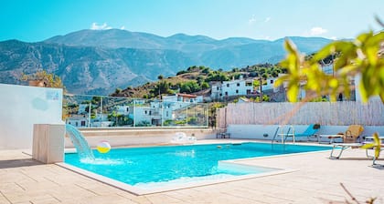 Papoura Pool Apartment