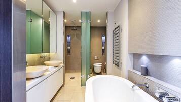 Penthouse, Balcony, City View | Bathroom