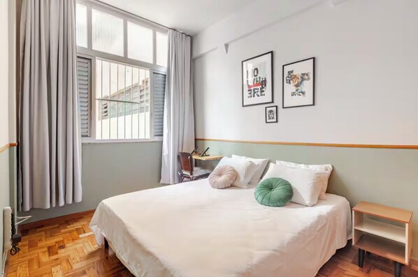 2 bedrooms, iron/ironing board, WiFi, bed sheets