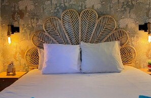 Comfort Room, River View | Free WiFi, bed sheets