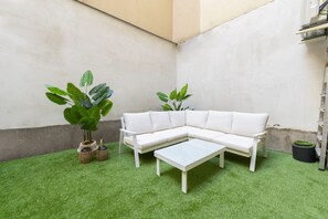 Property grounds - 1 bedroom flat near Plaza España-Madrid (Madrid)