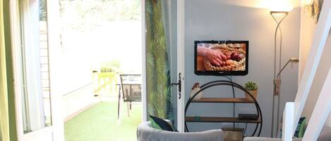 Family Apartment, Garden View | 1 bedroom, free WiFi