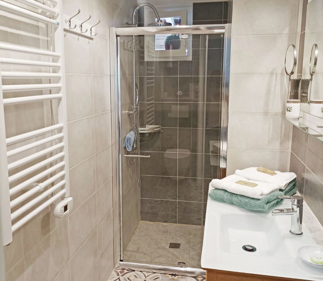 Deluxe Apartment, Garden View | Bathroom