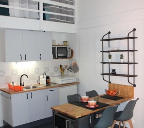 Apartamento familiar, vistas al jardín | Cocina privada