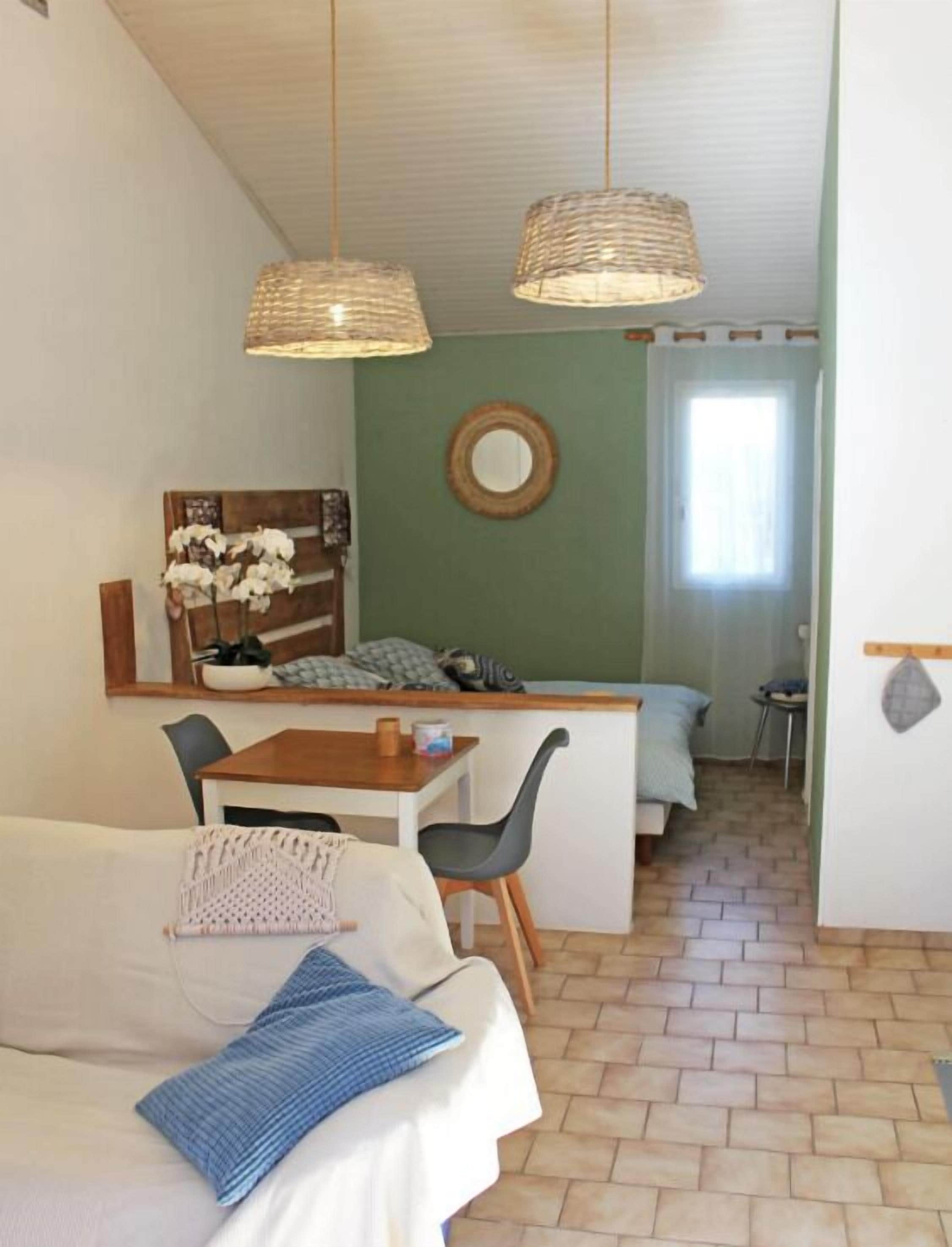 Eenvoudig appartement, uitzicht op tuin | 1 slaapkamer, gratis wifi