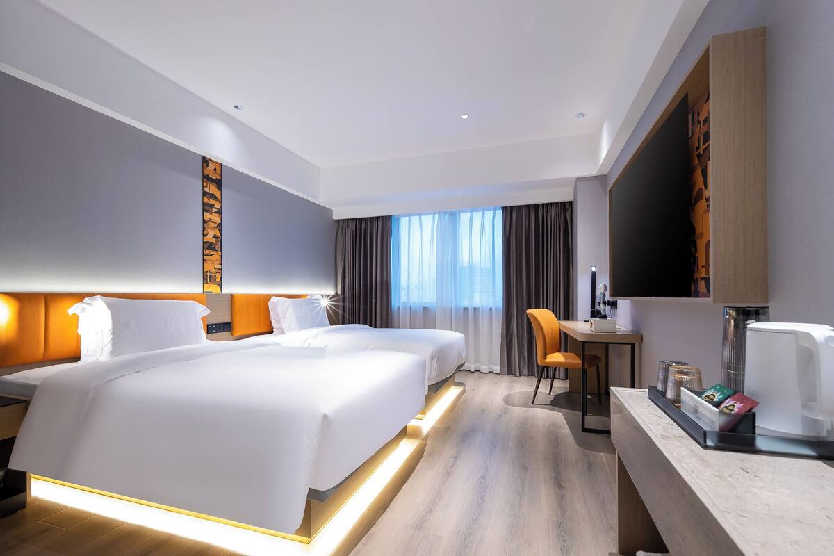 Basic Double Room, Non Smoking, City View | Blackout drapes, soundproofing, iron/ironing board (on request)