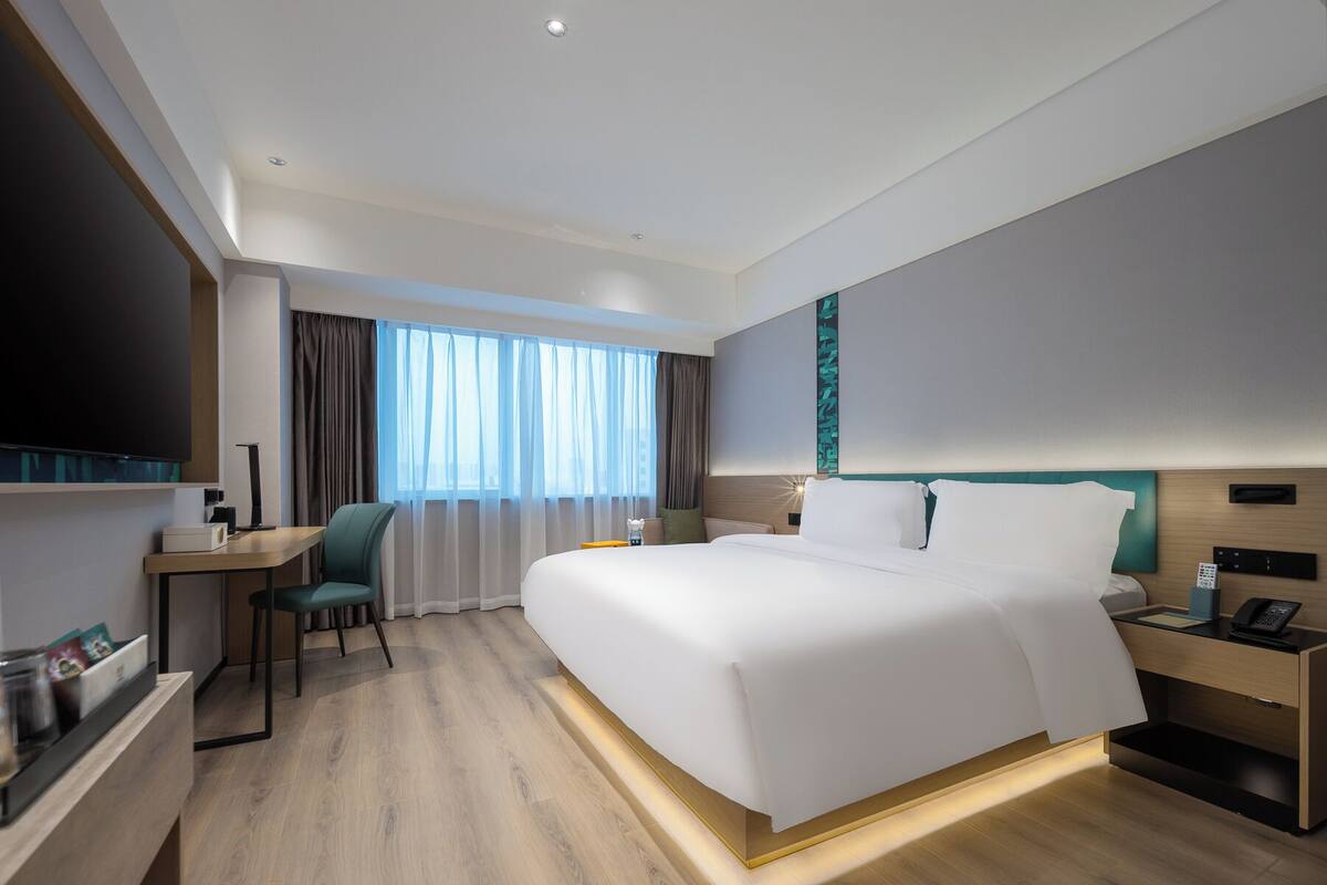 Basic Single Room, City View | Blackout drapes, soundproofing, iron/ironing board (on request)