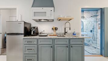 雪櫃、微波爐、爐具、咖啡機/沖茶器