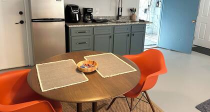 1BR Holiday Escape | Kitchenette + King Bed #MR