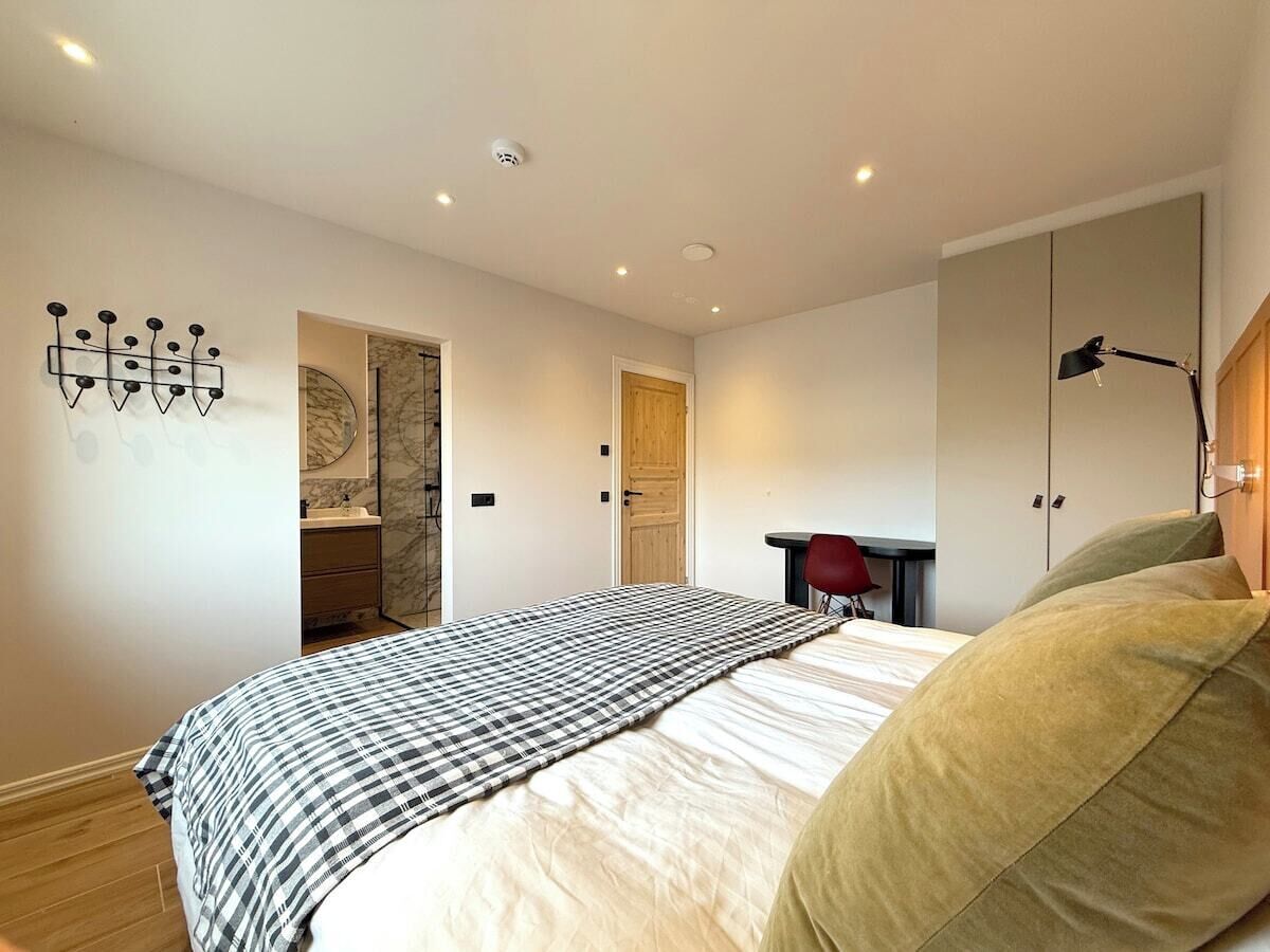 4 chambres, fer et planche à repasser, Wi-Fi, draps fournis