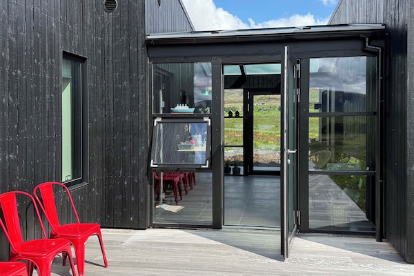 Glass house connects the two houses.