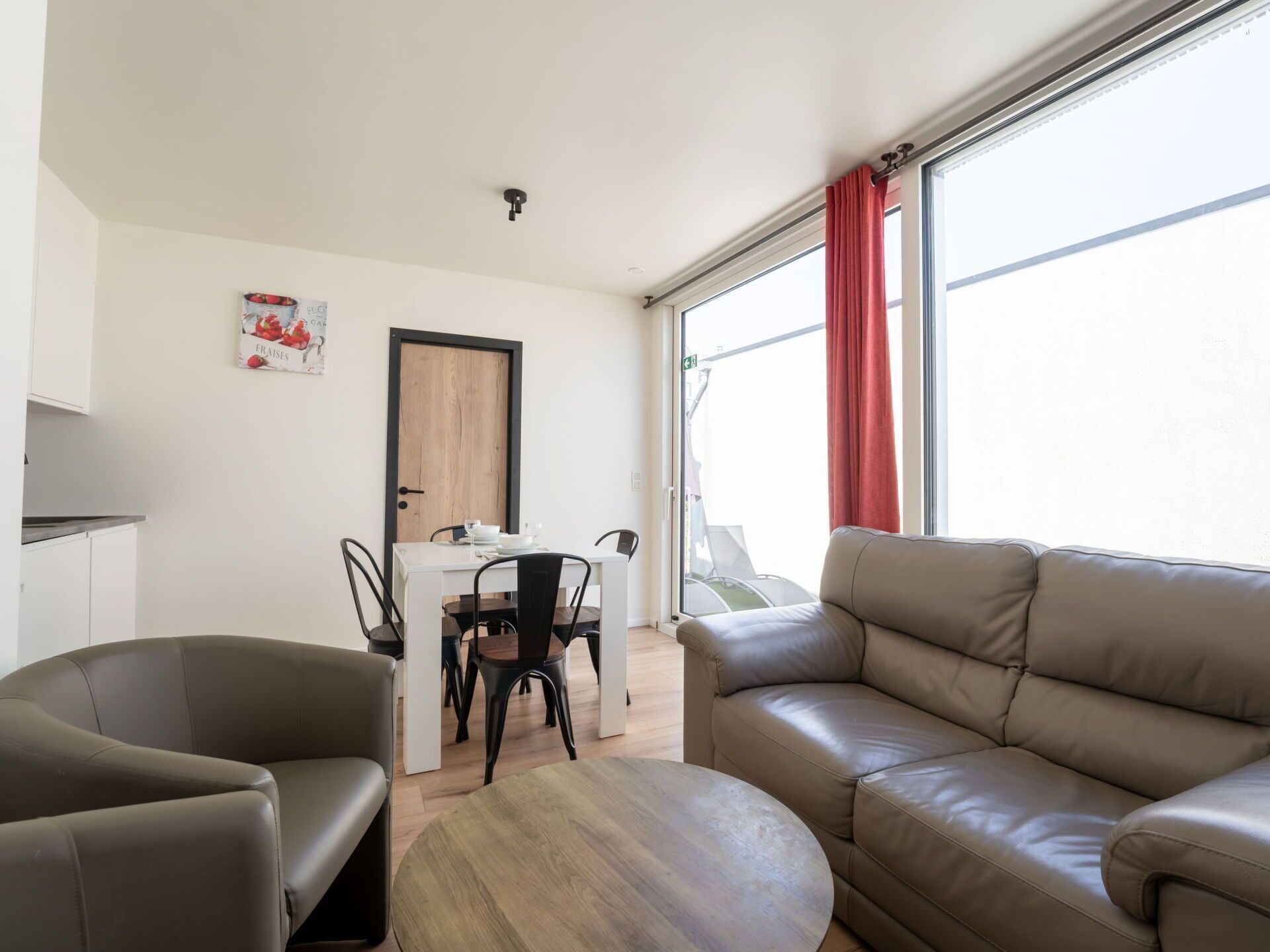 Leuk Appartement In Vakantiehuis Met Wifi, Airco, Tv, Terras En Huisdieren Toegestaan - De Haan