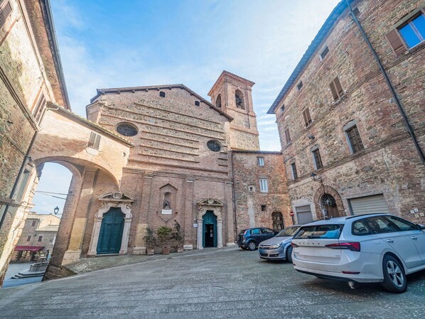 Third-party on-site parking