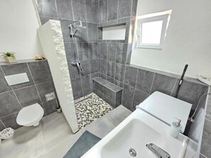 Shower, towels
