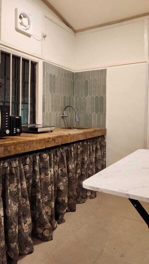 Deluxe Double Room | Private kitchen | Coffee/tea maker, electric kettle - Rococo by Concordia Hospitality (Shillong)