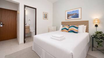 Superior Double Room, Balcony, City View | WiFi (free)
