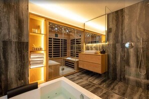 Douche, sèche-cheveux, serviettes fournies