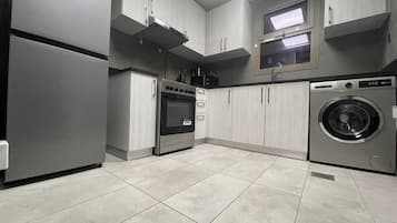 Standard Apartment, 1 Bedroom | Private kitchen
