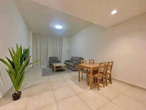 1 bedroom, desk, laptop workspace, free WiFi - OYO HOME 1414 1 Br With Panoramic View (Abu Dhabi)
