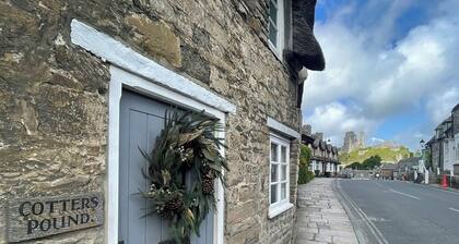 Cotters Pound: Charming Thatched Cottage in the Heart of Corfe Castle