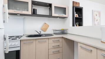 Apartment, Balcony | Private kitchenette