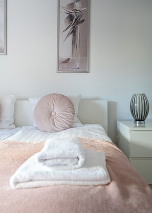 Apartment, Balcony