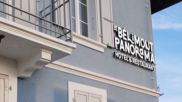 A building with a sign reading "Le Béli Moult Panorama Hotel & Restaurant." - Le Bélimont Panorama (Belmont-sur-Lausanne)