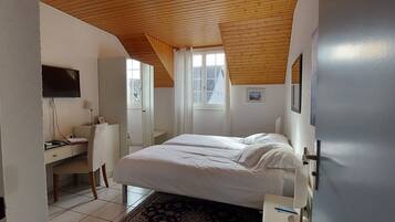 Chambre Classique Double ou avec lits jumeaux | Bureau, Wi-Fi gratuit, draps fournis