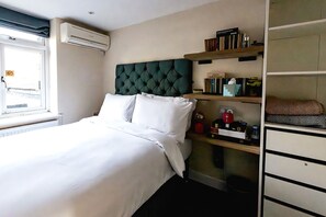 Standard Double Room | Laptop workspace, free WiFi, bed sheets