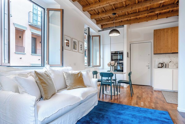 Living area - Captivating flat near City Centre (Milan)