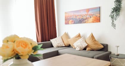 Zentrum, 2R, eigene Terrasse, WiFi, 4P, modern, ruhig