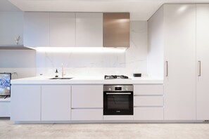 Fridge, microwave, oven, stovetop