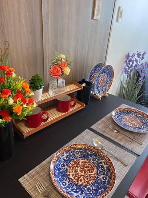 Leilighet – comfort, 1 soverom, balkong, byutsikt | Spiseområde på rommet