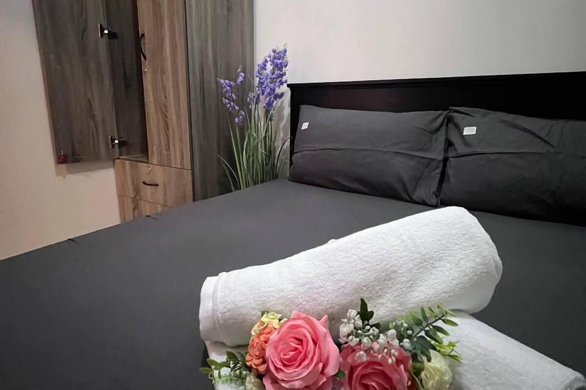 Comfort Condo, 1 Bedroom, Balcony, City View | 1 bedroom, free WiFi, bed sheets
