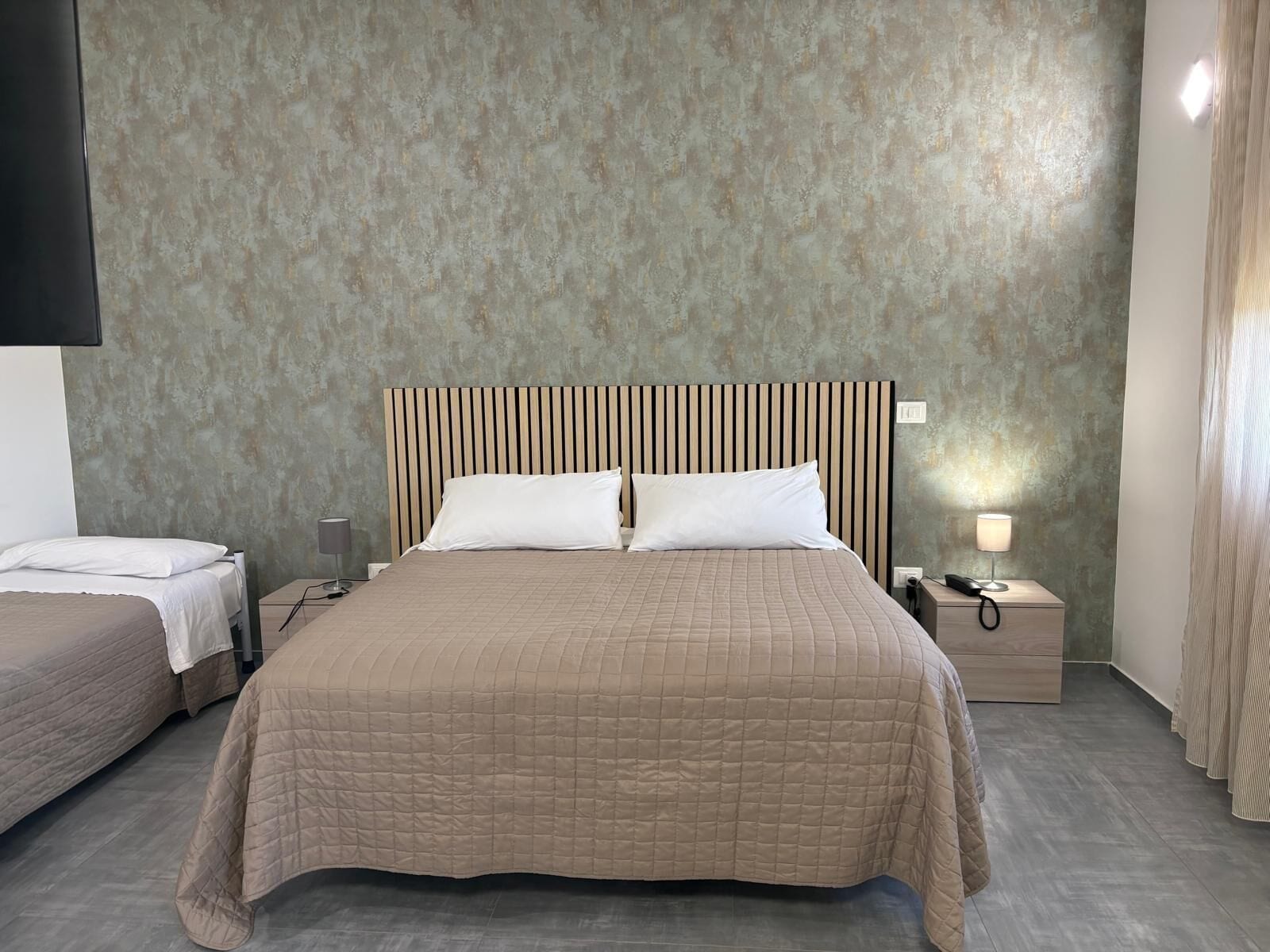 King Family | In-room safe, desk, laptop workspace, iron/ironing board