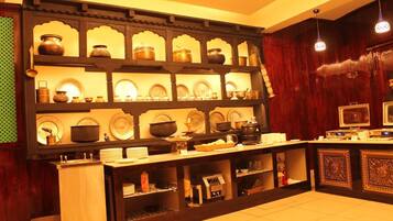 تناول الطعام