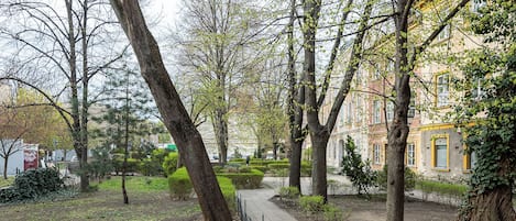 Appartamento, vista città | Vista cortile