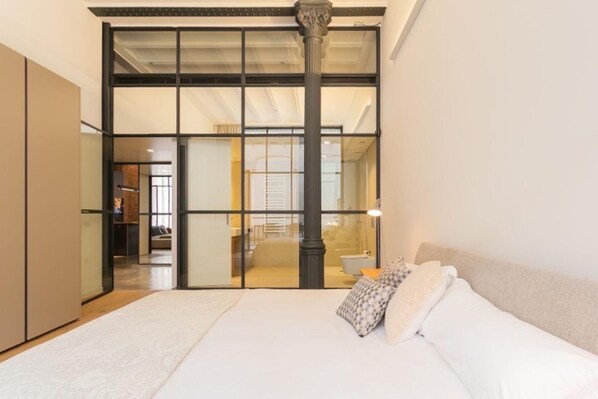 3 bedrooms, free WiFi, bed sheets - Serenity in Berlin's Heart (Berlin)