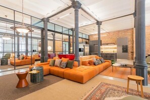 Living area - Serenity in Berlin's Heart (Berlin)