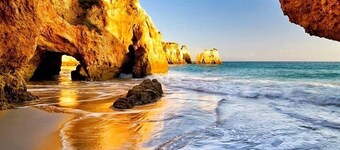 Stylish Apartment with a view and beach