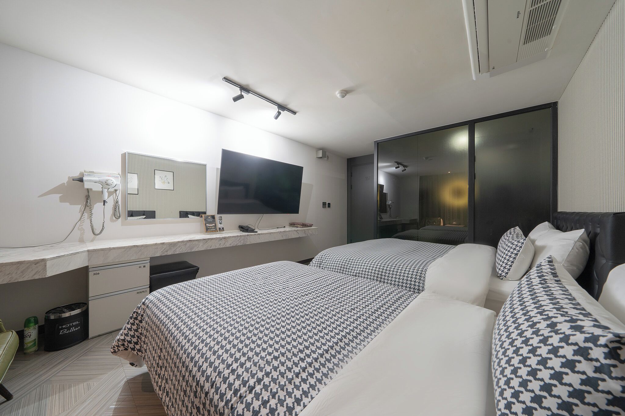 Deluxe Twin Room | Memory foam beds, free WiFi