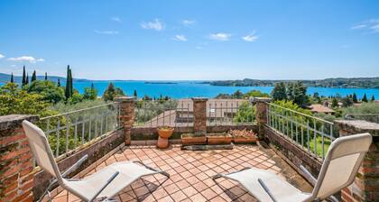 Teseo House Lake View & Terrace