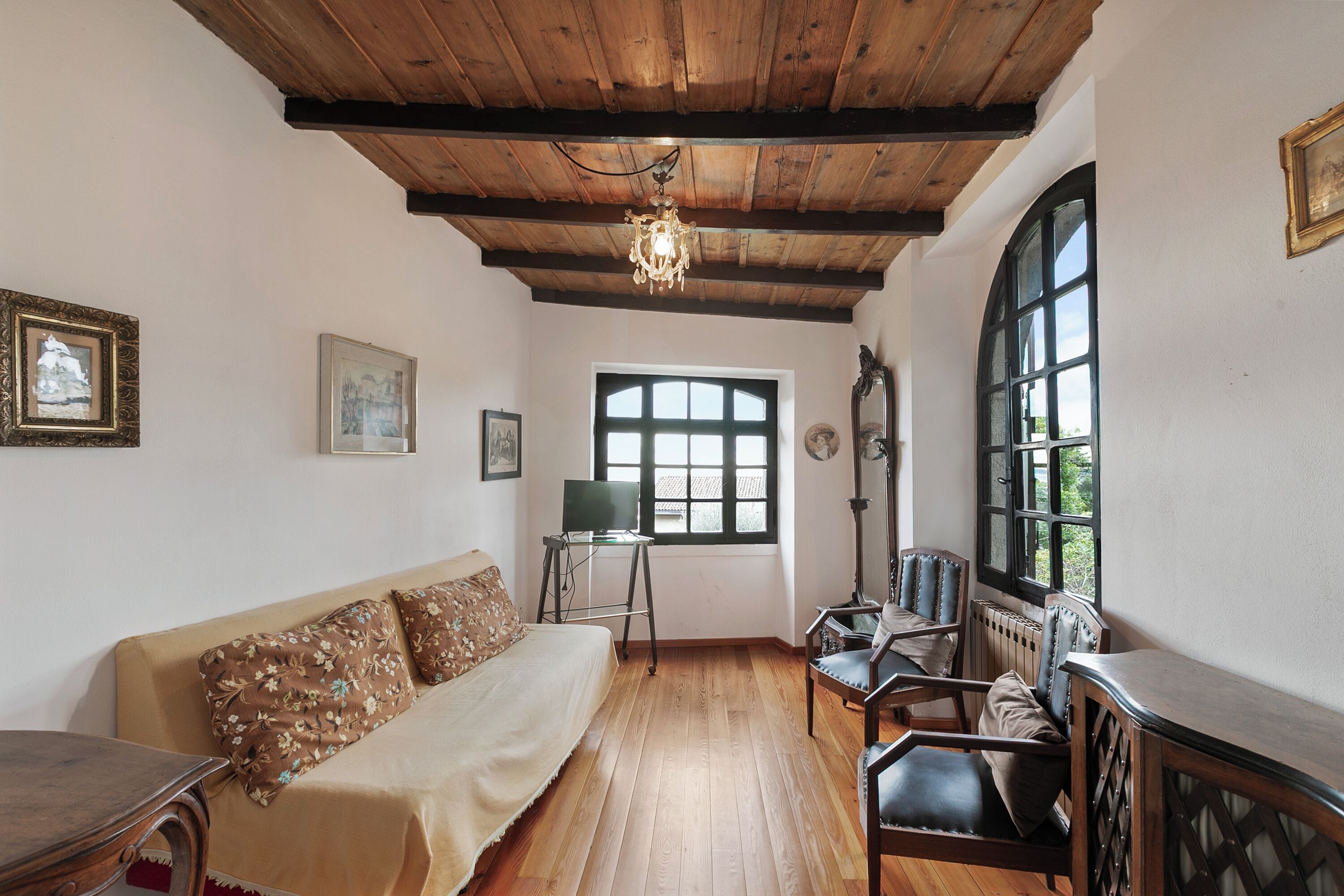 21-inch flat-screen TV with cable channels