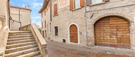 Standard House, Multiple Bedrooms (Teseo House | Lake View & Terrace) | Exterior