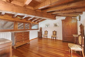 Interior - Teseo House - Lake View (Gardone Riviera)